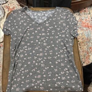 Old Navy Gray Floral Short Sleeve Tee